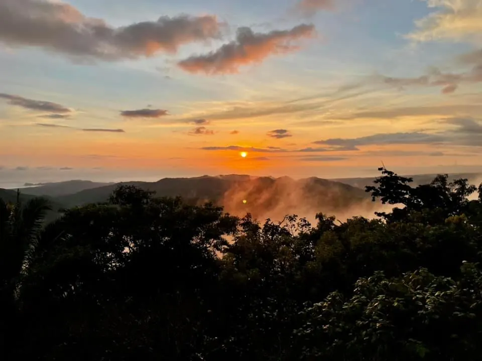 El horizonte al atardecer